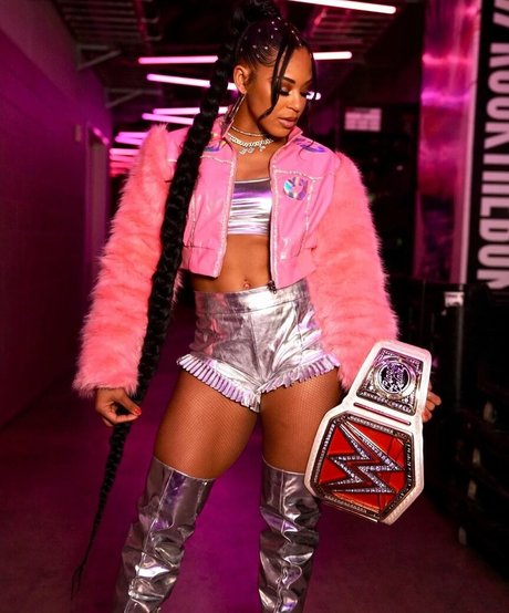 Bianca Belair ヌードのポルノスター 画像
