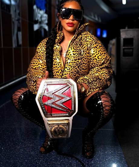 Bianca Belair ポルノモデル 写真