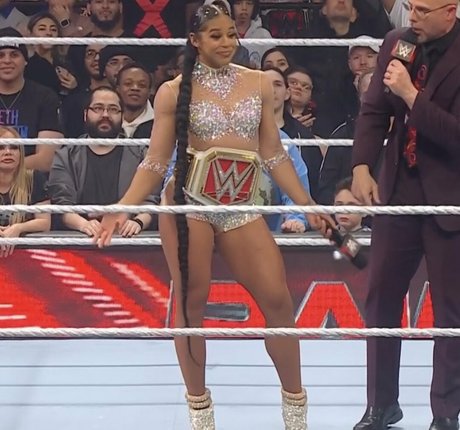 Bianca Belair ヌードモデル ギャラリー