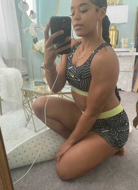 アナルプリンセスオンリーファンズ ホットヌード 写真