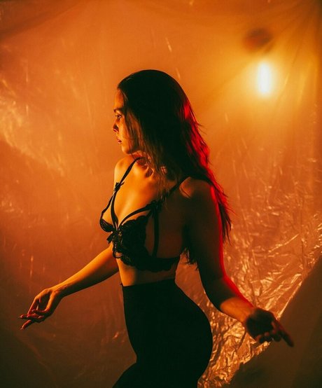 フェラチオ アジア人 オンリーファンズ セクシー 写真