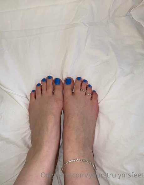 yourstrulymsfeet ヌードモデル ギャラリー