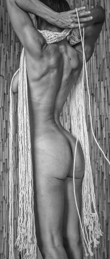 ティーンアナルディルドオンリーファンズ ヌード 画像