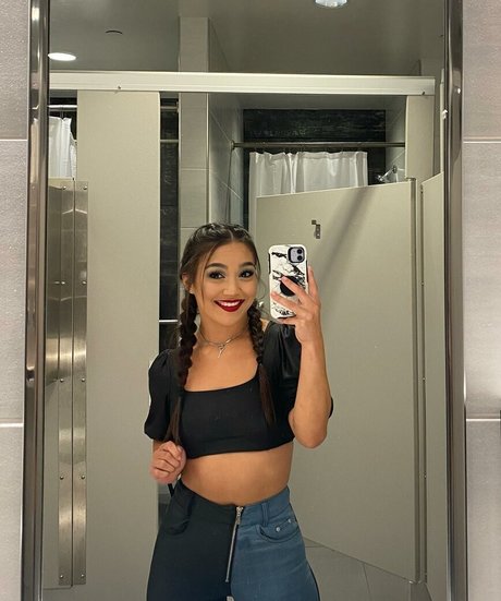 クソなオンリーファンズ 無料セクシー 写真