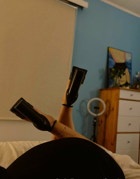 feetloretta HD女優 ギャラリー