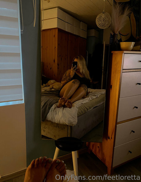 feetloretta 無料スター 写真