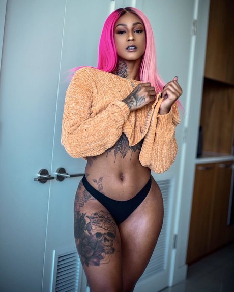 Mizz Twerksum ヌードのポルノスター 写真