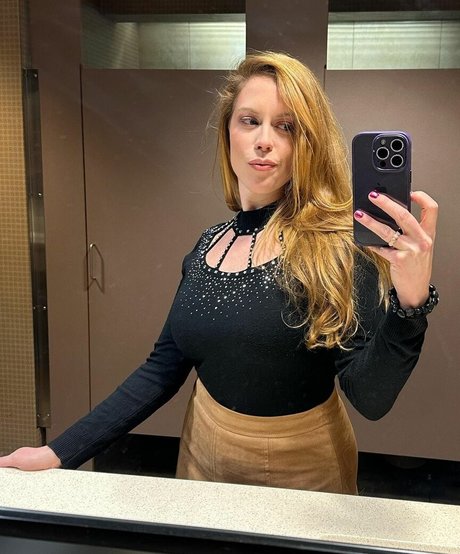 BBC 妊娠 オンリーファンズ ホット裸 写真