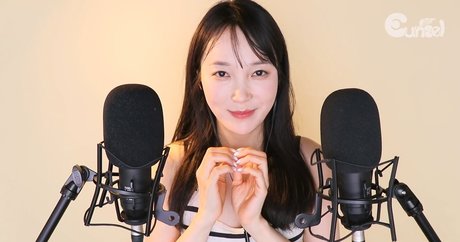 Eunzel ASMR ポルノスター 画像
