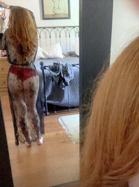 Tamara Sue Thorne ヌードスター 写真