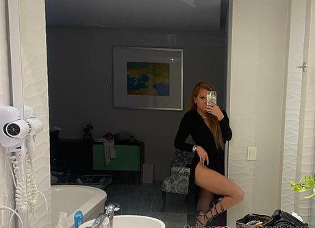 小さいペニスのオンリーファンズ 美しいxxx 写真