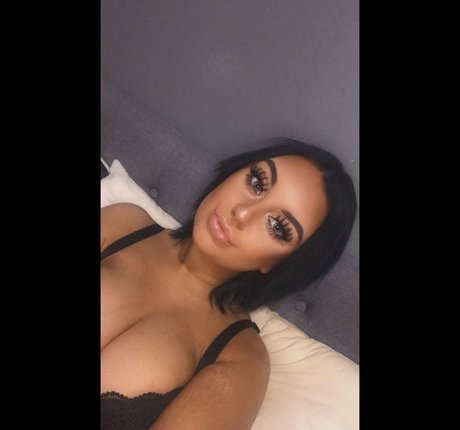 Ellise Clarke かわいいスター 写真