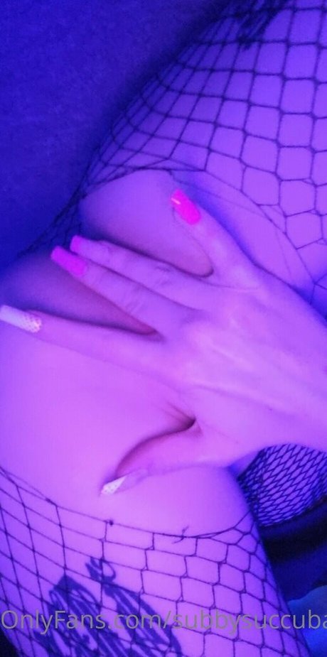 subbysuccubabie ヌード女優 写真
