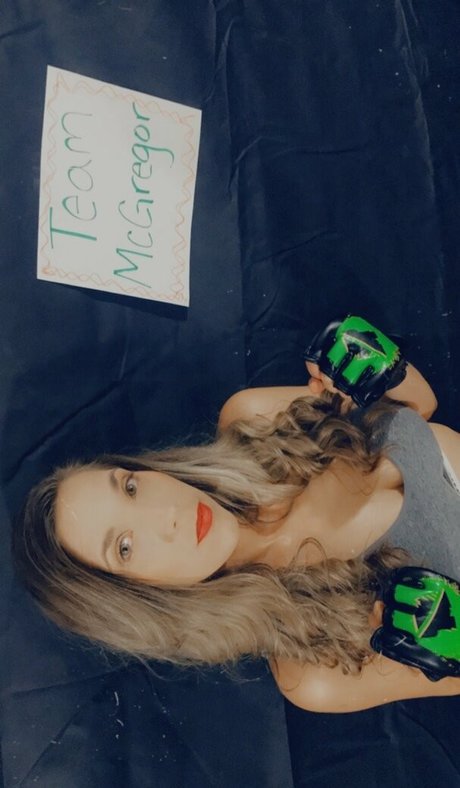 leeshalynne 裸モデル 写真