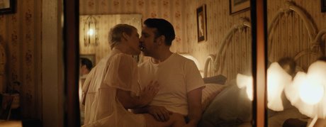 陸軍の熟女オンリーファンズ ホットセクシー ギャラリー