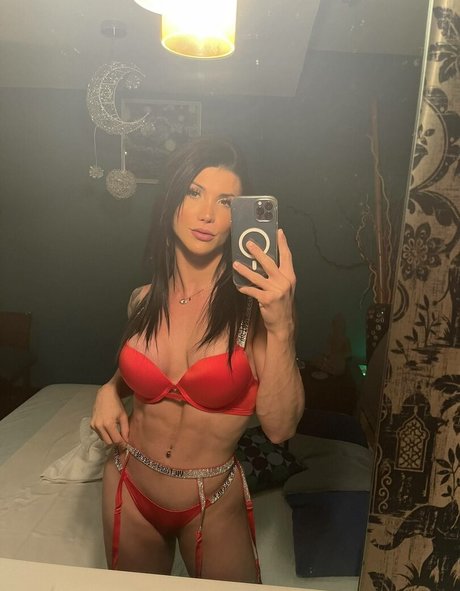 Victoria Carvalho アートスター 写真