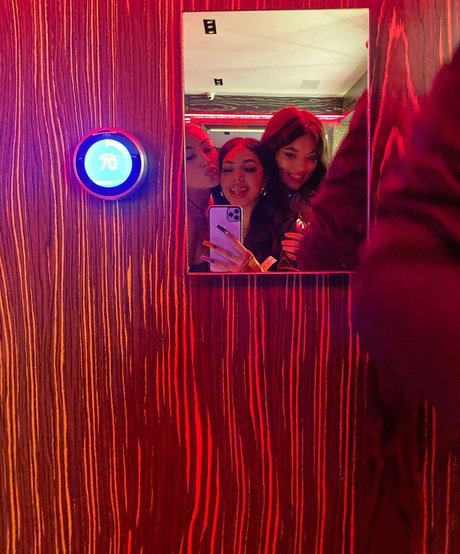 大学のオンリーファンズ アートxxx 写真