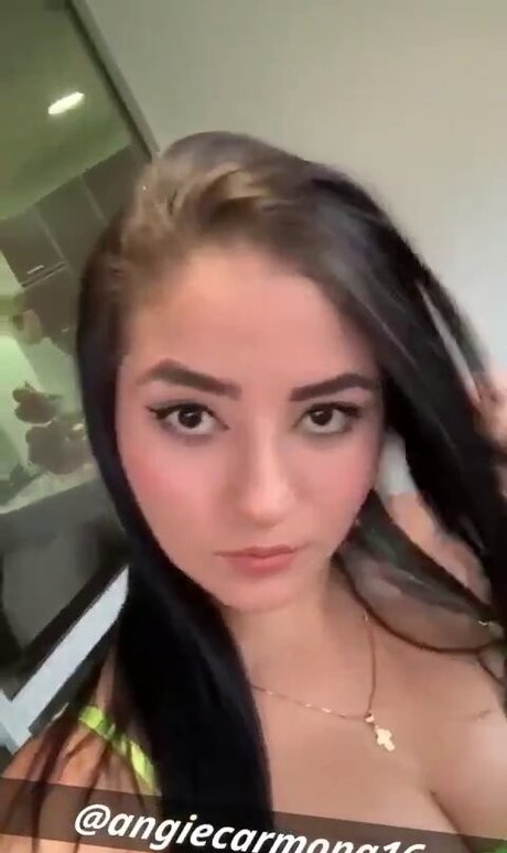 Angie Carmona 完璧な女優 アーカイブ