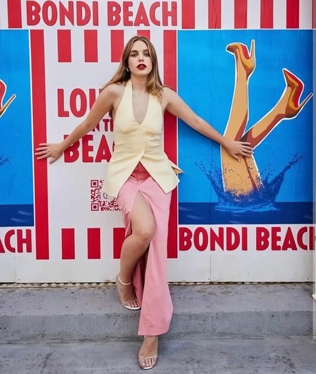 Teagan Croft 限定モデル 画像