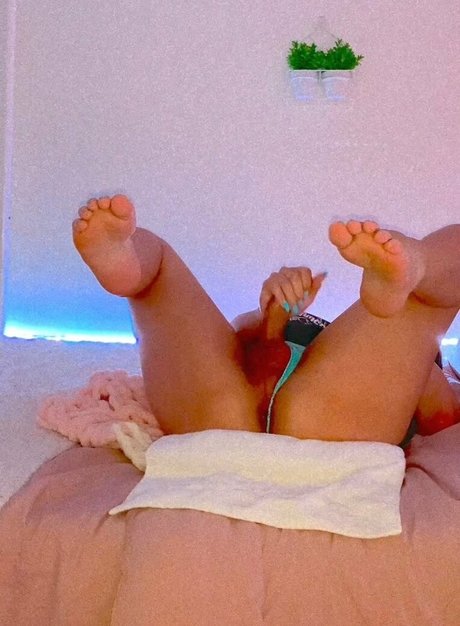 carolinebabiee ポルノスター 写真