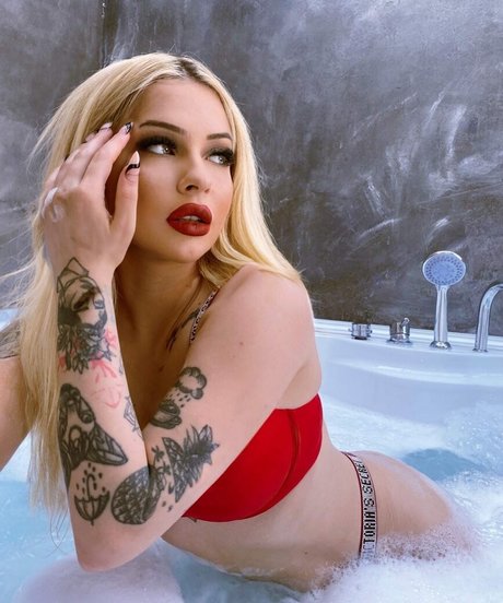 Elif Filyos ポルノモデル ギャラリー