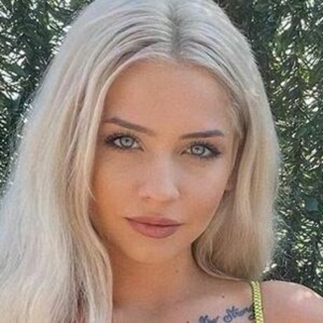 Elif Filyos モデル 画像