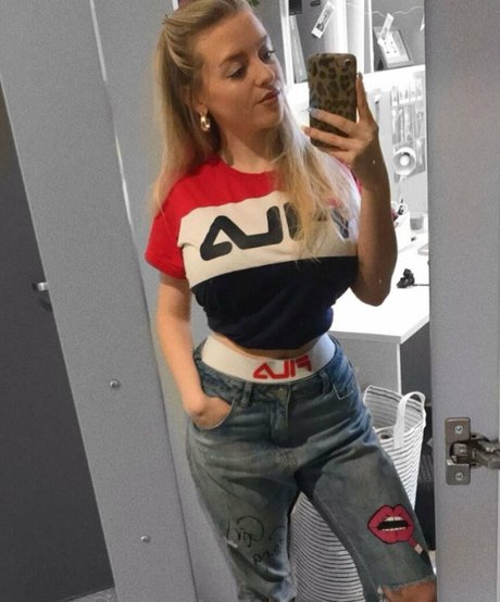 黒檀の偽おっぱいオンリーファンズ 裸 写真