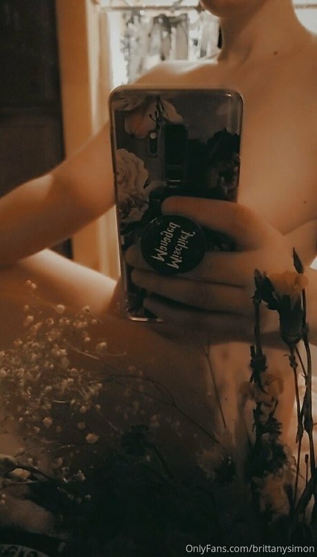 brittanysimon ポルノスター 裸 画像