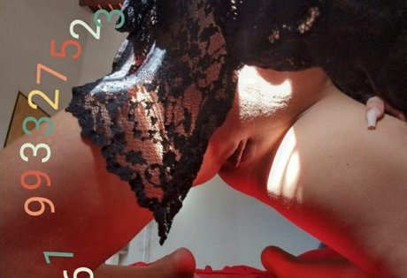 Erika Naiara Marques ポルノモデル 写真
