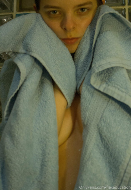 巨乳ストリップオンリーファンズ セクシーxxx 写真