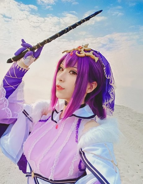 ショートヘアのオンリーファンズ ホットヌード 写真