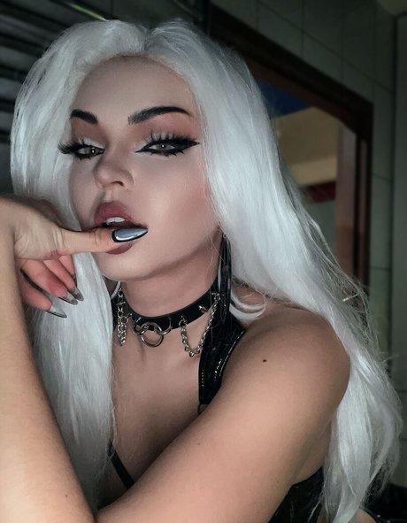 Andrasta セックス女優 写真