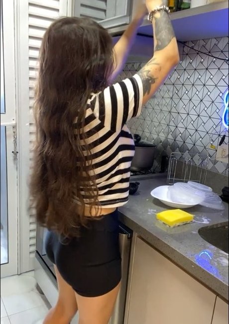 Diretora Muniz ヌード女優 画像