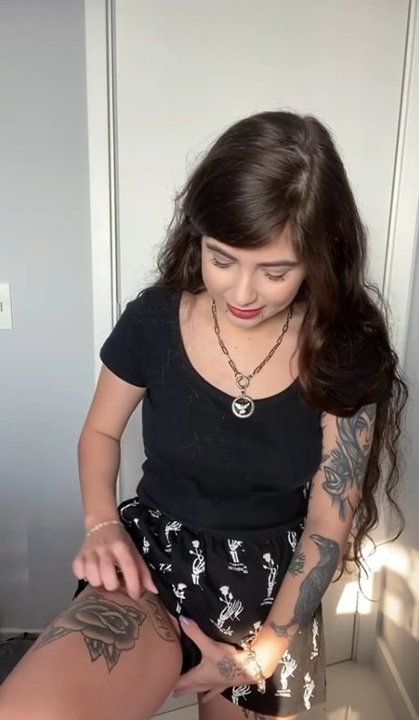 Diretora Muniz エロティック女優 写真