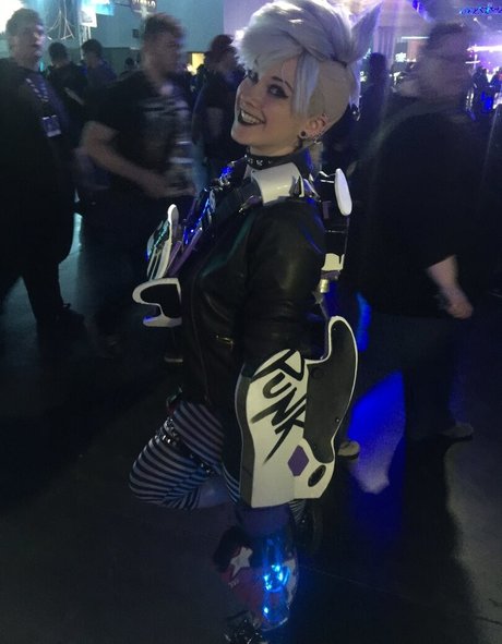 スキニーアナルオンリーファンズ セクシー 画像