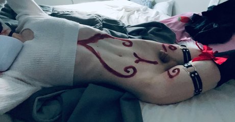 オンリーファンズでオナニーする ポルノ 画像