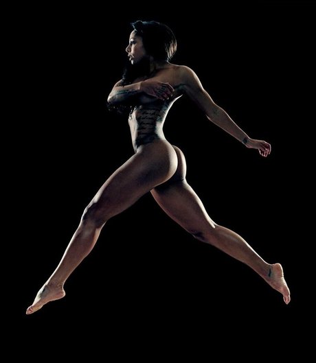 Sydney Leroux ポルノモデル 写真