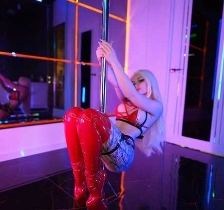 毛深い茂みオンリーファンズ ヌード ギャラリー