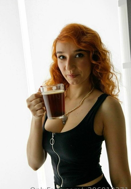 moniiikaaaa ヌードのポルノスター 写真