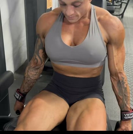 bree physique ifbbpro 素敵なモデル 写真