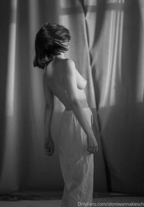 フェイシャルオンリーファンズ 美しいヌード ギャラリー