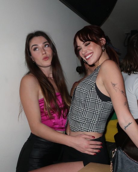 セクシーなTバックオンリーファンズ アダルト 写真