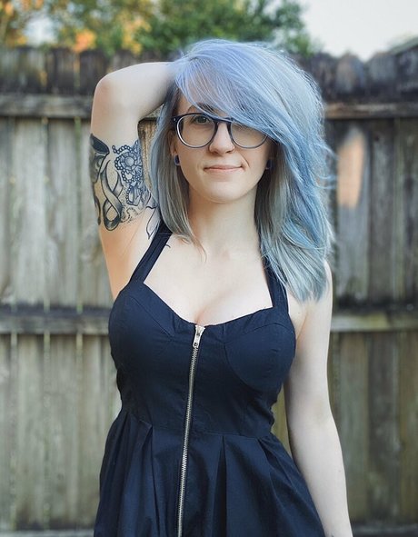 Nicholena セクシーなポルノスター 写真