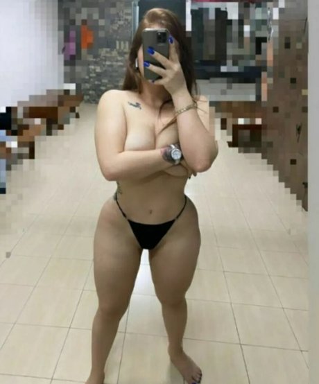 エモヌードオンリーファンズ 無料セクシー 画像