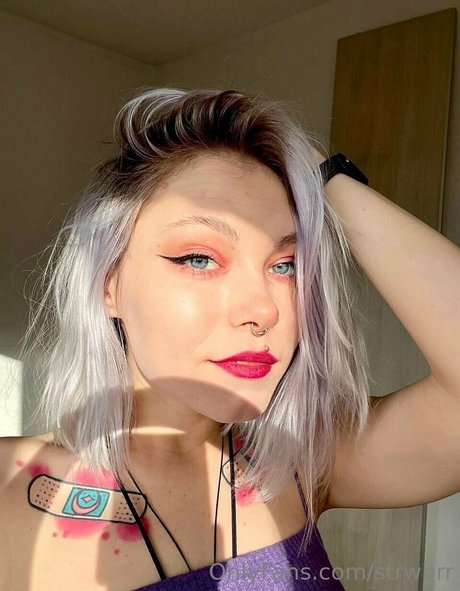 strwbrr 最高のモデル アーカイブ