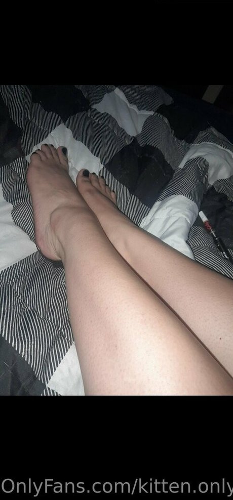 従順なオンリーファンズ アダルト 写真