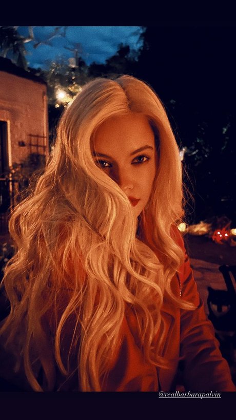 ブッシュ・オンリーファンズ 無料ヌード 写真