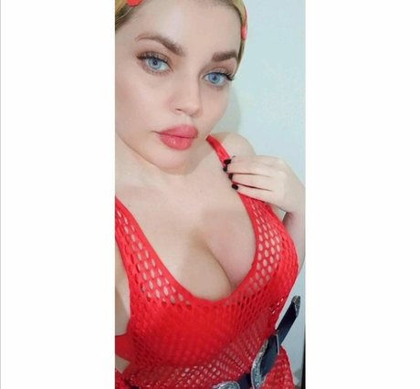 黒い肌のオンリーファンズ ホットヌード 写真