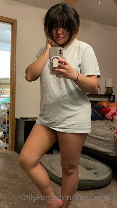 toetalwreck 裸の女優 画像