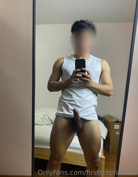 firststepforman ヌード女優 写真